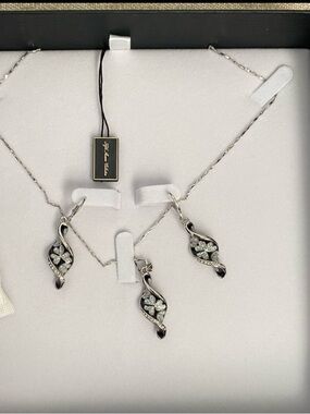 Fifth Avenue Swirling Grace Necklace & Earring Set NWT​​​